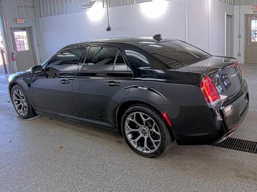 2018 Chrysler 300 S