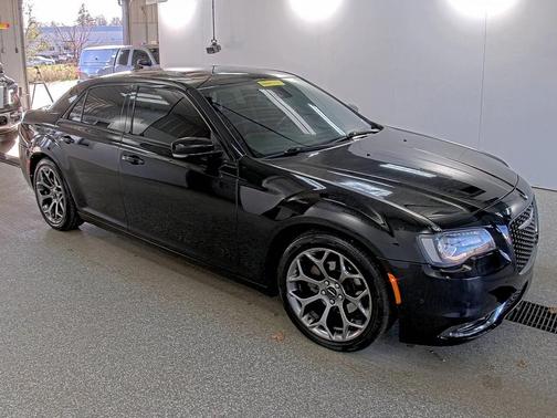 2018 Chrysler 300 S