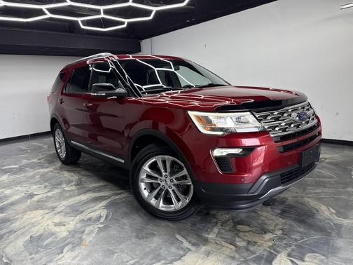 Ruby Red Metallic Tinted Clearcoat 2018 Ford Explorer XLT