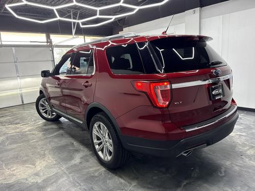 Ruby Red Metallic Tinted Clearcoat 2018 Ford Explorer XLT