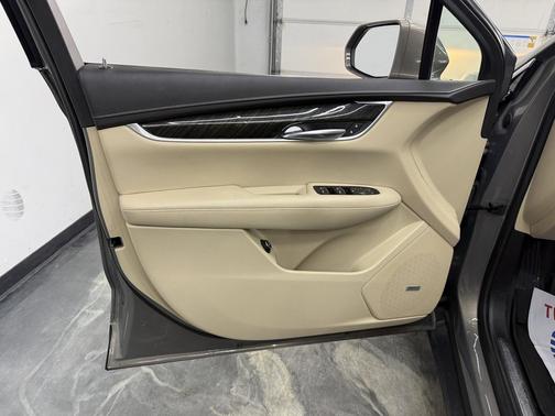 Bronze Dune Metallic 2019 Cadillac XT5 Base