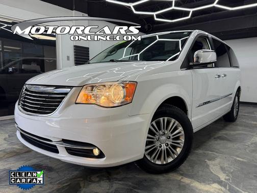 2015 Chrysler Town & Country Touring-L