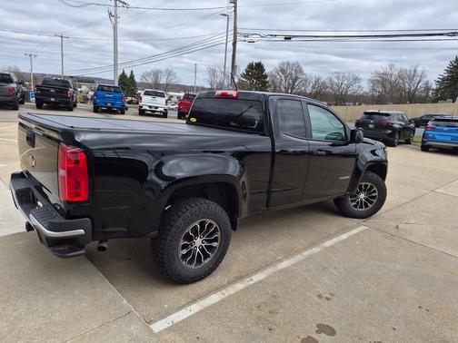 Black 2018 Chevrolet Colorado WT