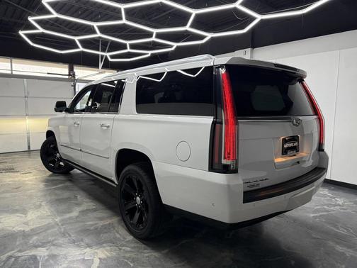 2018 Cadillac Escalade ESV Premium Luxury