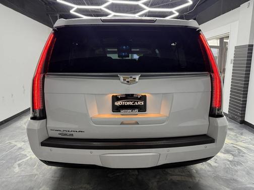 2018 Cadillac Escalade ESV Premium Luxury