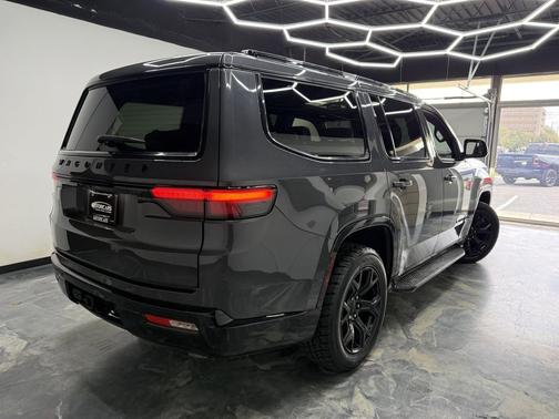 Baltic Grey Metallic 2024 Jeep Wagoneer Series II Carbide