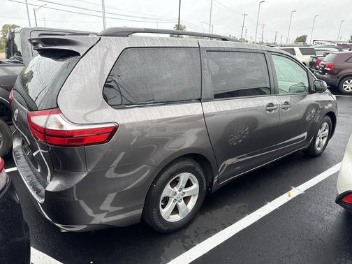 2015 Toyota Sienna LE