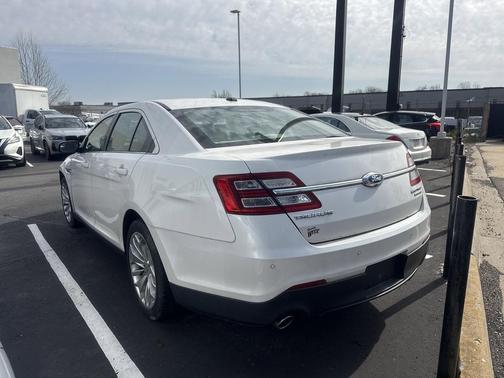 White Platinum Metallic Tri-Coat 2015 Ford Taurus Limited