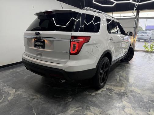 White Platinum Metallic Tri-Coat 2015 Ford Explorer XLT