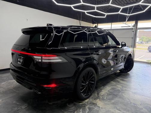 Infinite Black Metallic Clearcoat 2026 Lincoln Aviator Reserve AWD