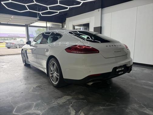 2015 Porsche Panamera 4