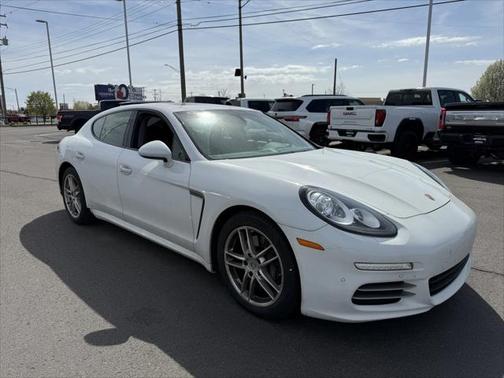 2015 Porsche Panamera 4