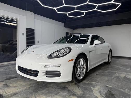 2015 Porsche Panamera 4