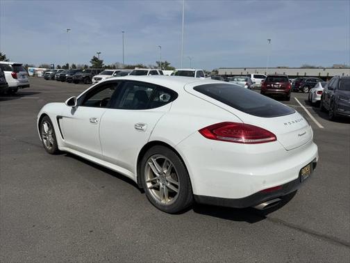 2015 Porsche Panamera 4