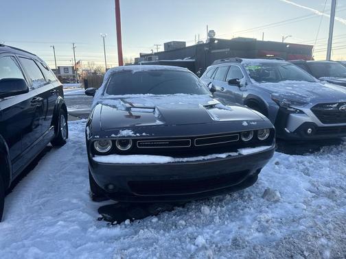 2021 Dodge Challenger SXT