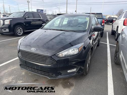 Shadow Black 2018 Ford Focus SE