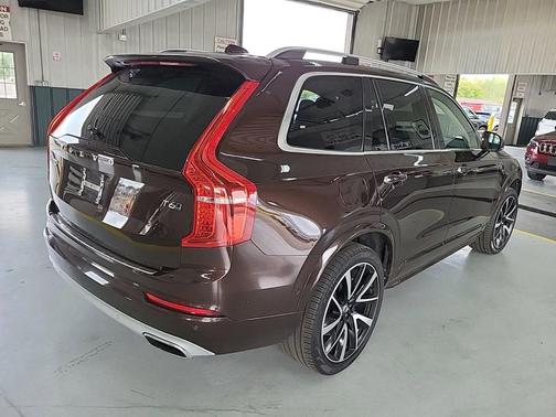 2018 Volvo XC90 T6 Momentum