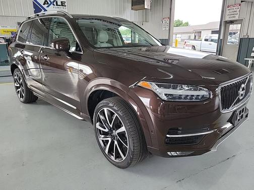 2018 Volvo XC90 T6 Momentum