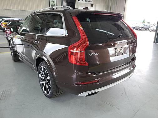 2018 Volvo XC90 T6 Momentum