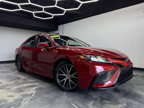 2023 Toyota Camry Hybrid SE
