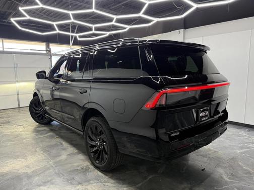 2025 Lincoln Navigator Reserve