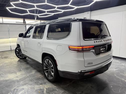 2022 Jeep Grand Wagoneer Series III