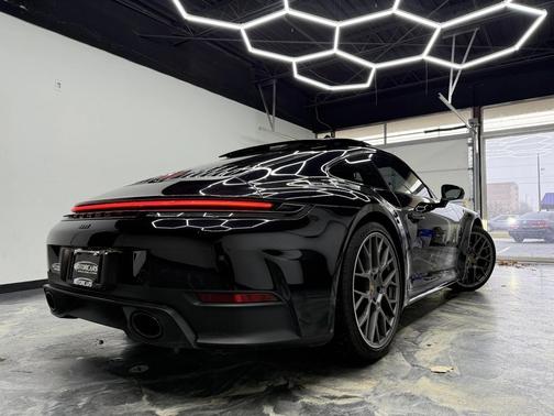 2025 Porsche 911 Carrera