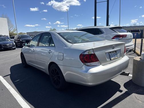 Phantom Gray Pearl 2005 Toyota Camry SE V6