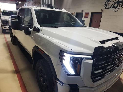 2025 GMC Sierra 2500 AT4