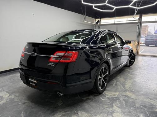 White Platinum Metallic Tri-Coat 2015 Ford Taurus SEL