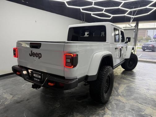 Bright White 2022 Jeep Gladiator Mojave