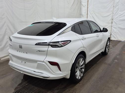 White 2024 Buick Envista Avenir FWD