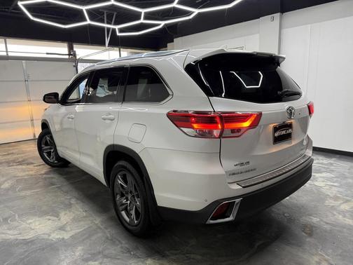 2017 Toyota Highlander Limited