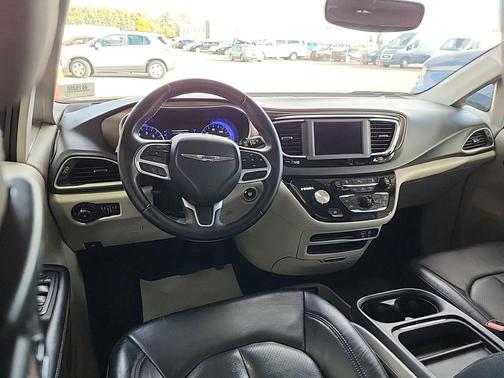 2018 Chrysler Pacifica Touring-L