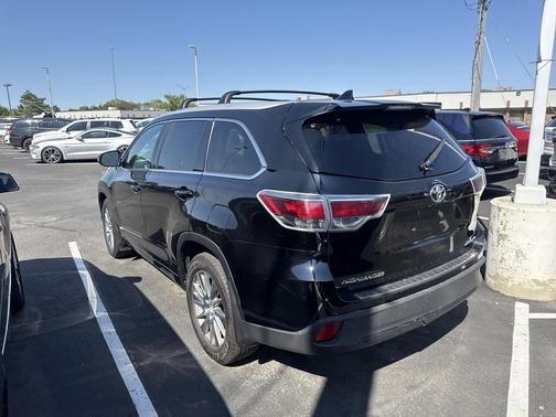Attitude Black Metallic 2015 Toyota Highlander XLE