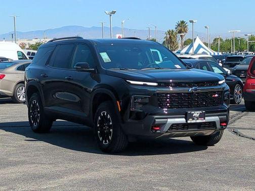 Black Metallic 2026 Chevrolet Traverse AWD Z71