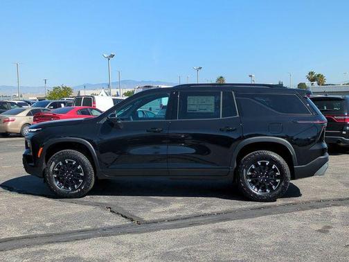 Black Metallic 2026 Chevrolet Traverse AWD Z71