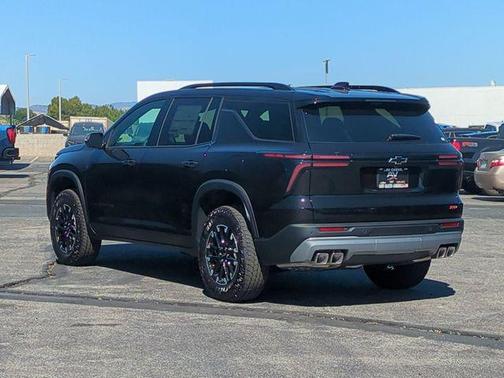 Black Metallic 2026 Chevrolet Traverse AWD Z71