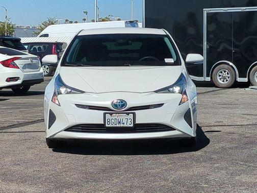Blizzard Pearl 2018 Toyota Prius Two