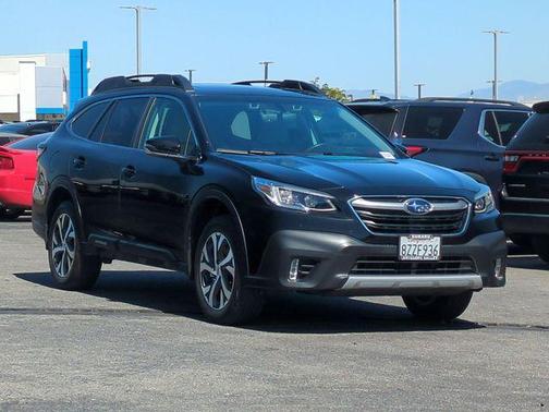 Crystal Black Silica 2022 Subaru Outback Limited