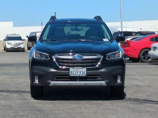 Crystal Black Silica 2022 Subaru Outback Limited