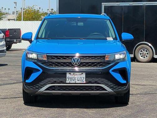 Cornflower Blue 2022 Volkswagen Taos 1.5T SE