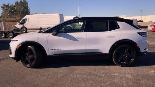 Polar White Tricoat 2026 Chevrolet Equinox EV RS