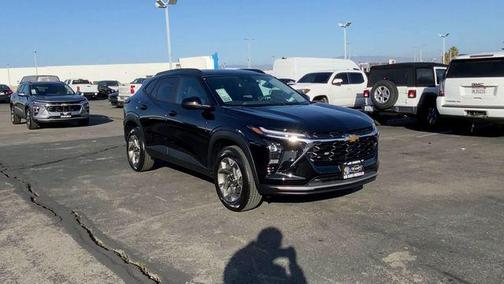 Black Metallic 2026 Chevrolet Trax LT