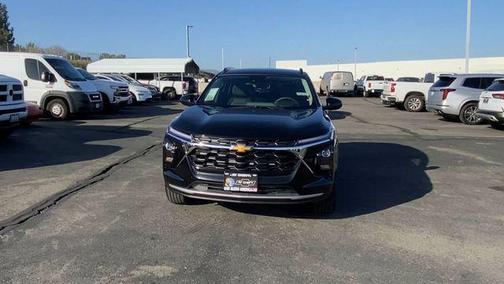 Black Metallic 2026 Chevrolet Trax LT