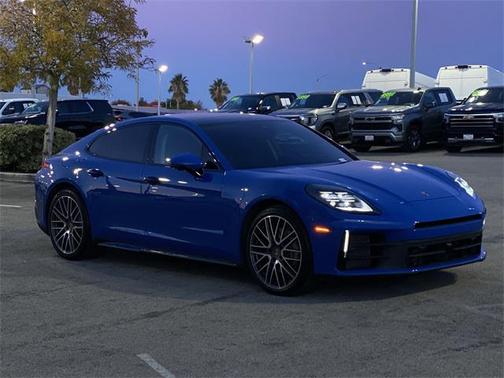 2024 Porsche Panamera 4