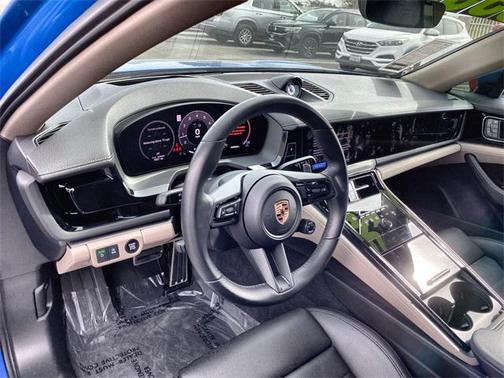 2024 Porsche Panamera 4