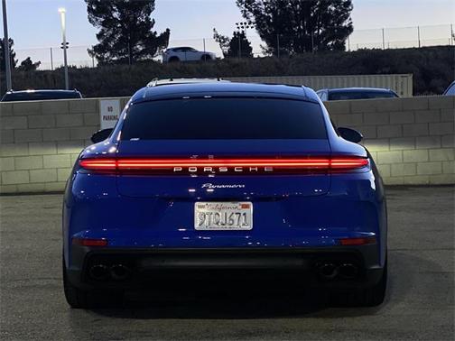 2024 Porsche Panamera 4