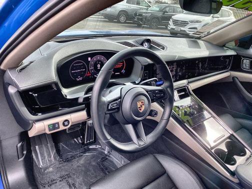 2024 Porsche Panamera 4