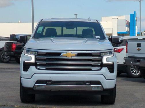 Polar White Tricoat 2026 Chevrolet Silverado 1500 High Country